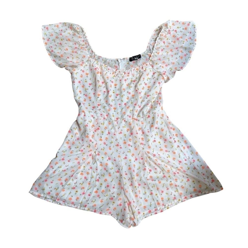 Trixxi Clothing Company white short romper pink orange flowers cap sleeves, M.